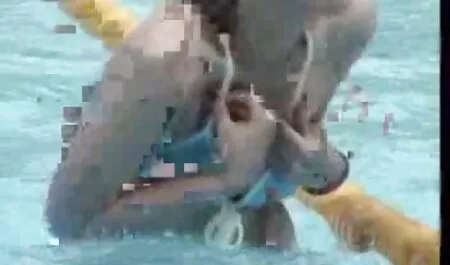 Egy koreai szerető a testét szex pornó videó használja, hogy pihenjen.