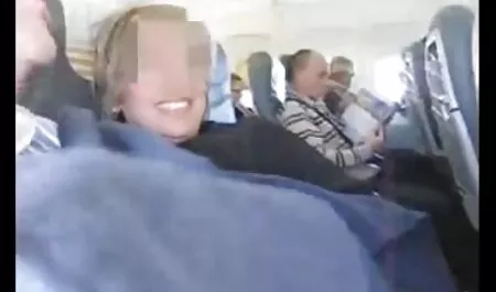 Gyönyörű lány vibrátor baszik rá szex pornó videó punci