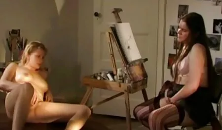 Az olló ki van kapcsolva. A szex videók ingyen online vesztes ebben a játékban vágott ruhát.