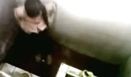Egy erotikus sex film dögös elárulja a barátját.
