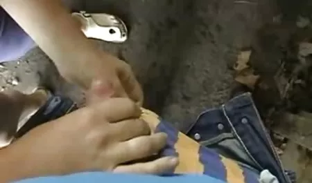 Harc egy tini erotikus sex video ribanc egy hatalmas punci egy vödör