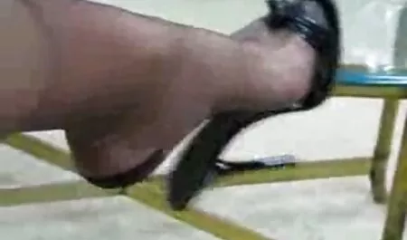 MILF erotikus szex videok Mika osawa van egy dildo a puncijában.