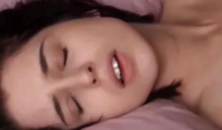Van egy ingyen öreg szex munkám, hogy faszt szopjak a színházban.