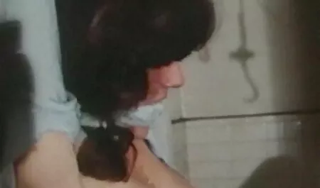 Rózsaszín haj ingyenes erotikus videók forgó ribancok!