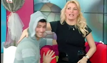 Egy forró délután kurva bögyös szex