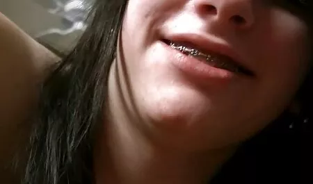 A szőke forró szex filmek online szexet akar.