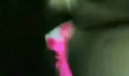 szexi barna maszturbál egy hatalmas dildó. gruppen szex videók